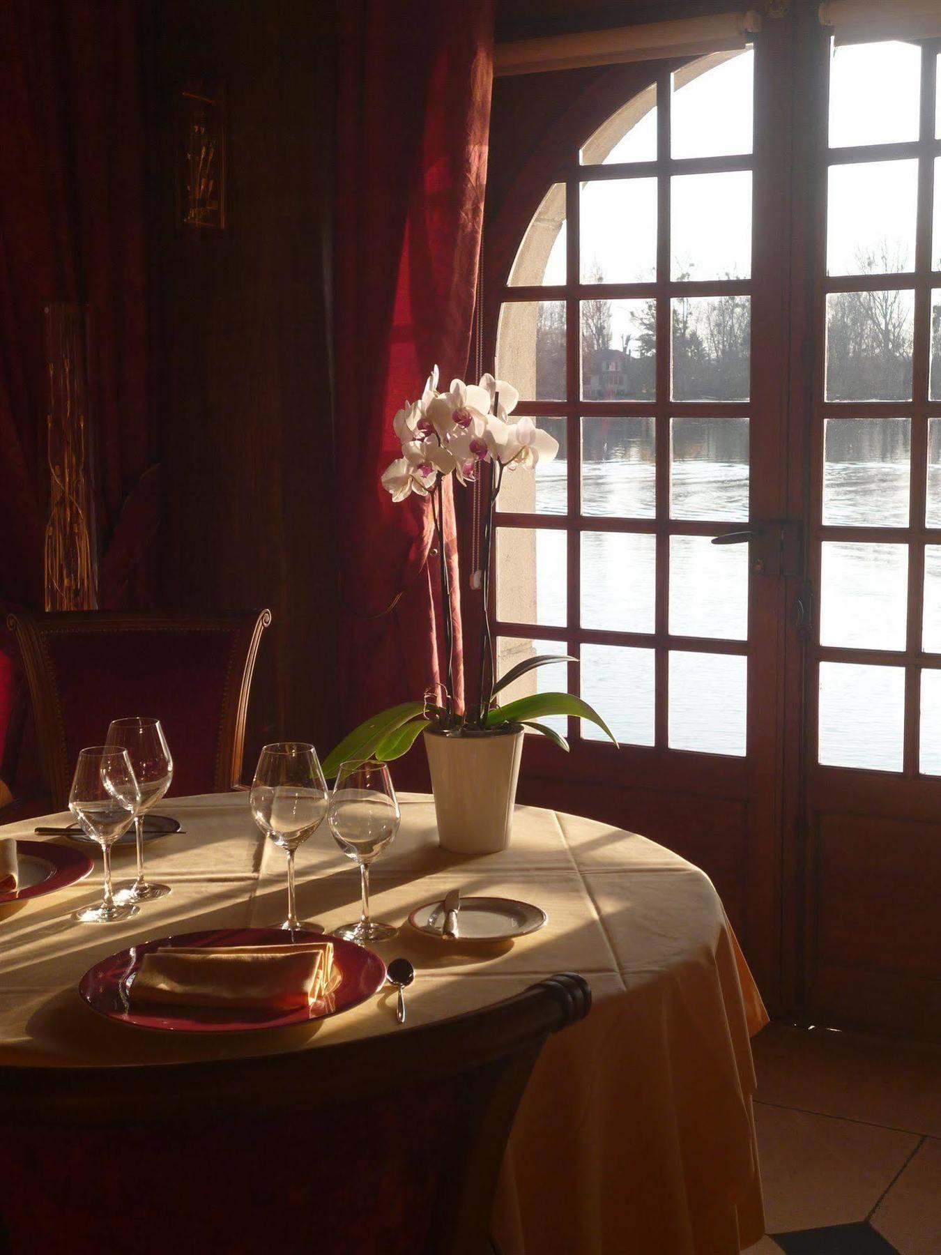 La Chaîne D'or Les Andelys Exterior foto